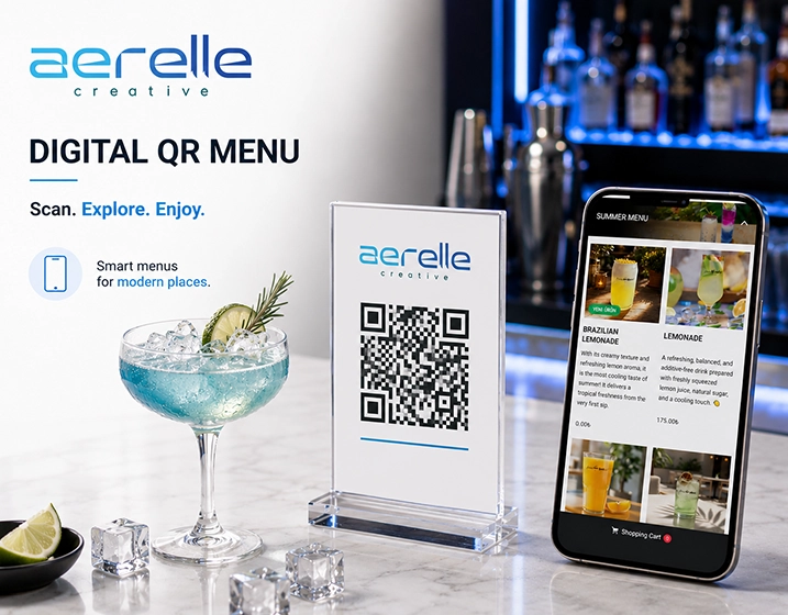 Gast betrachtet eine Bar-QR-Karte auf dem Smartphone